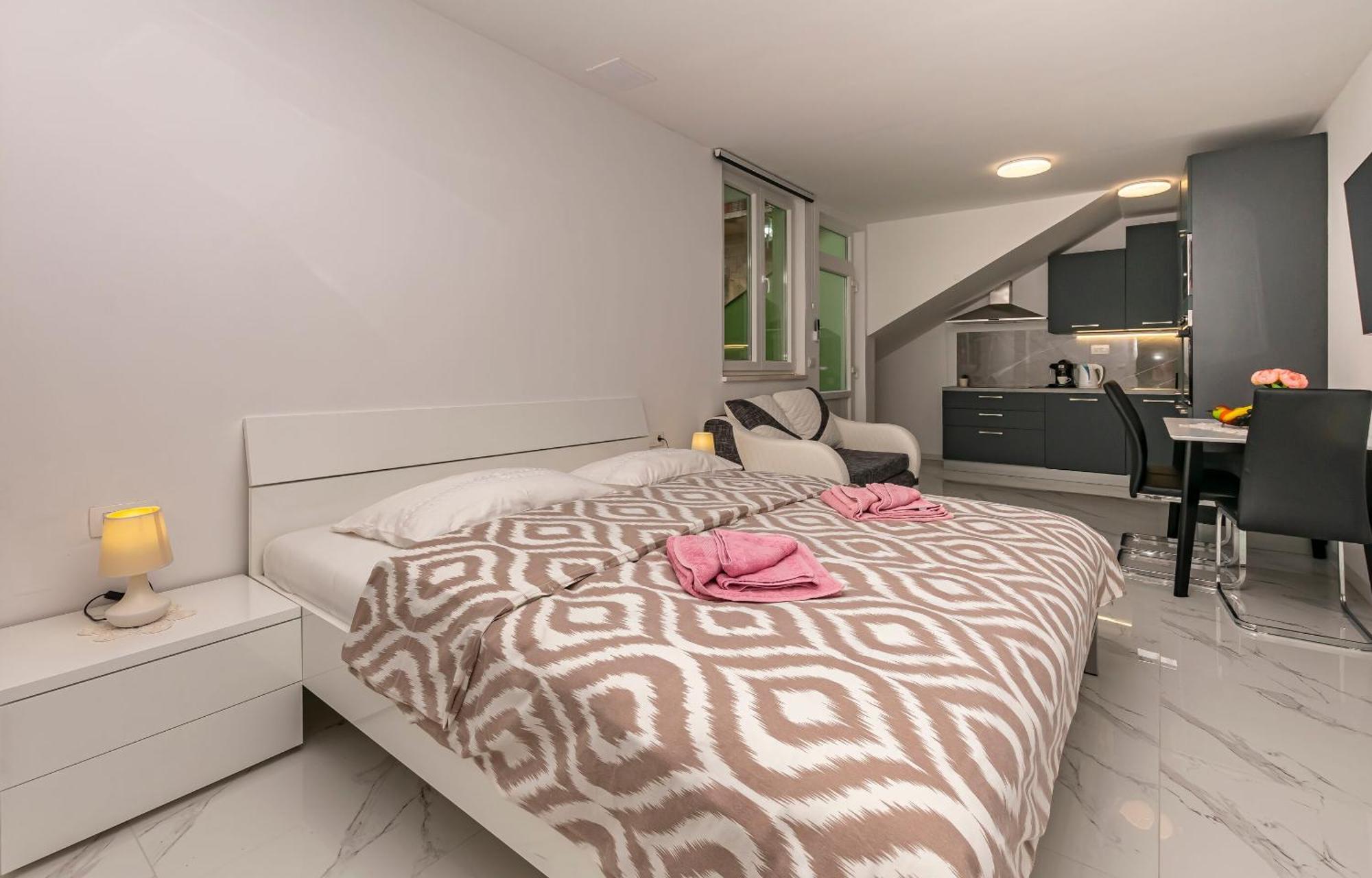 Apartment Ivano Dugi Rat Bagian luar foto