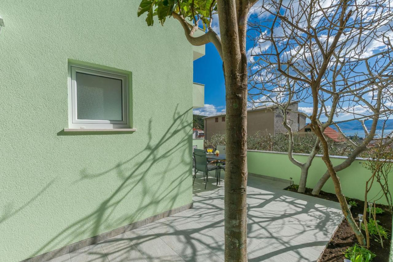 Apartment Ivano Dugi Rat Bagian luar foto