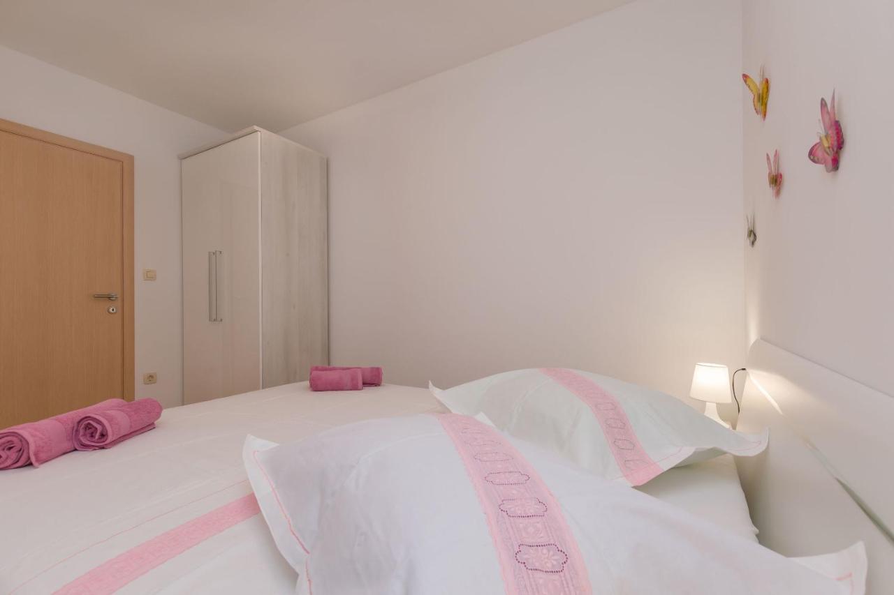 Apartment Ivano Dugi Rat Bagian luar foto