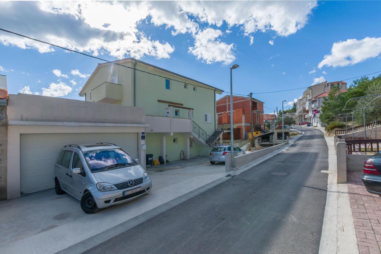 Apartment Ivano Dugi Rat Bagian luar foto
