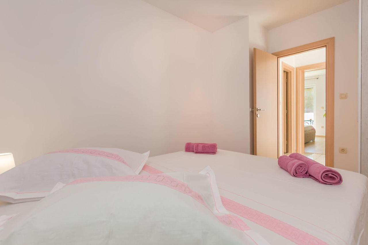 Apartment Ivano Dugi Rat Bagian luar foto