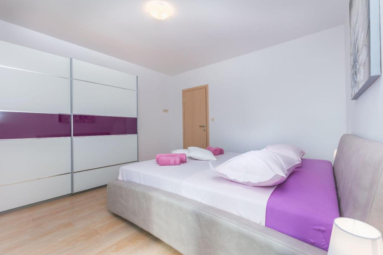 Apartment Ivano Dugi Rat Bagian luar foto